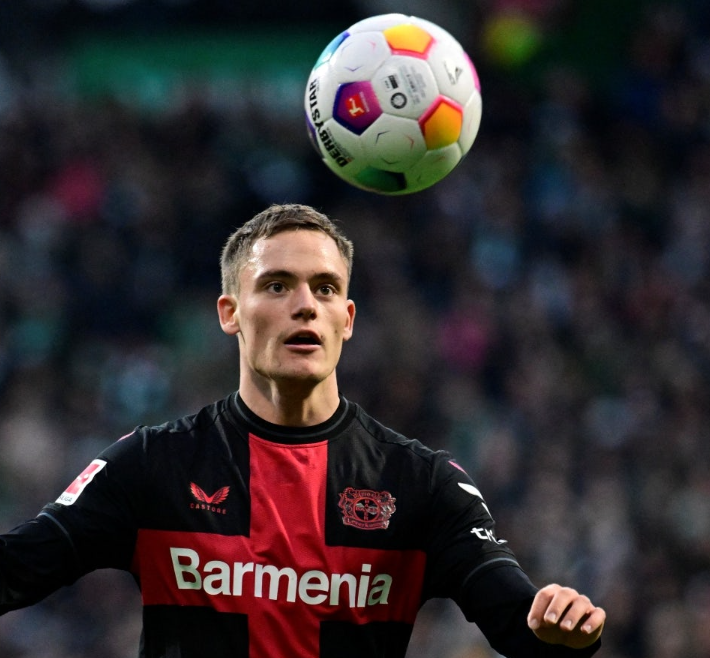 Florian Wirtz, tiền vệ tấn công trẻ tuổi của Bayer Leverkusen, được xem là mục tiêu hàng đầu của Real Madrid để thay thế Toni Kroos