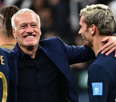 HLV Didier Deschamps tiếp tục dẫn dắt tuyển Pháp sau EURO 2024