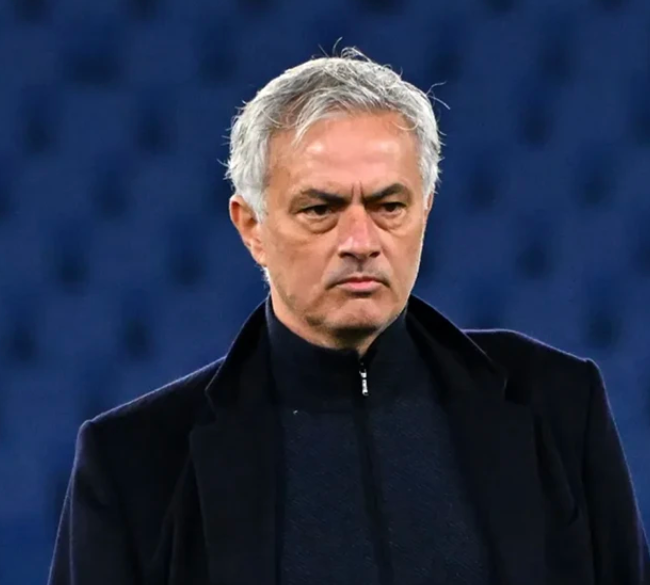 HLV Jose Mourinho đang muốn chiêu mộ tiền đạo Romelu Lukaku và tiền vệ Paulo Dybala về Fenerbahce?