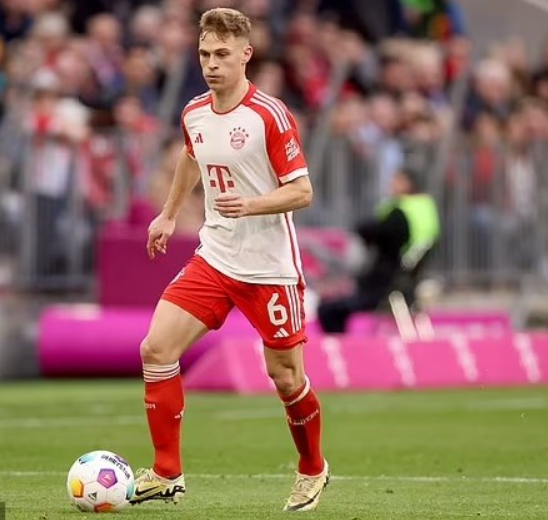 Joshua Kimmich muốn chuyển sang thi đấu tiền vệ: Nguy cơ tiềm ẩn cho Bayern Munich?