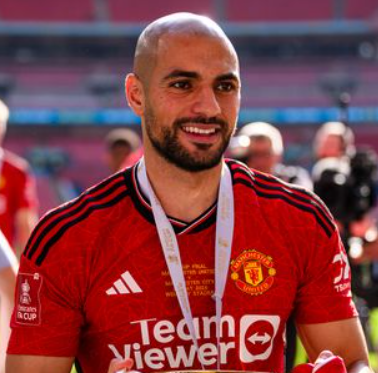 Sofyan Amrabat, tiền vệ người Maroc, đã chia sẻ về tương lai của mình tại Manchester United sau khi kết thúc mùa giải 2023/24.