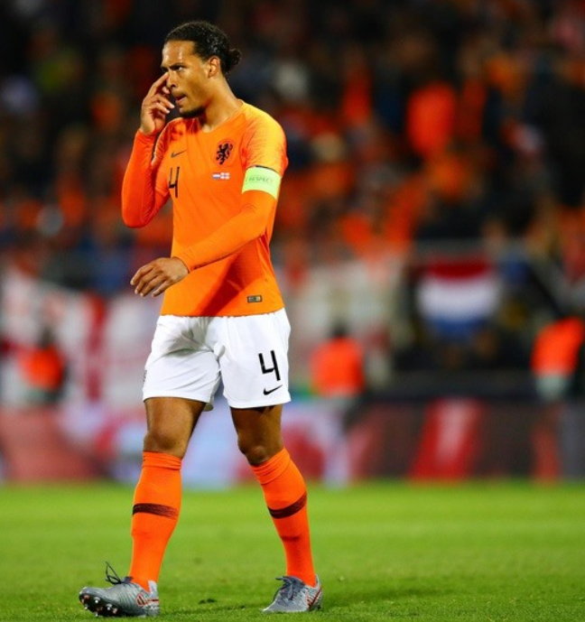 trung vệ Virgil Van Dijk đang cân nhắc tương lai sau thất bại của Hà Lan trước tuyển Anh tại bán kết EURO 2024.