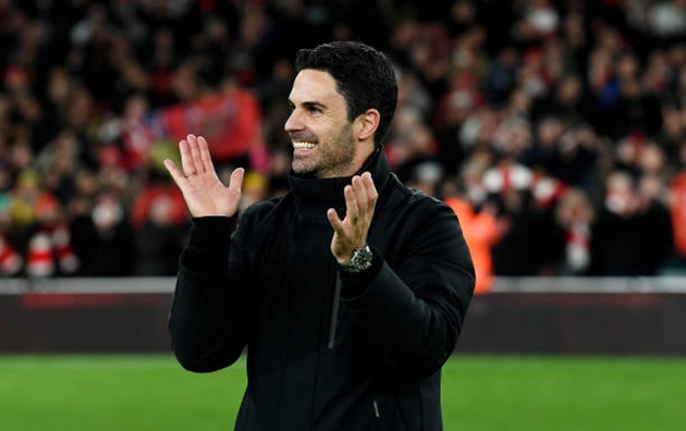 HLV Mikel Arteta của Arsenal đáp trả màn ăn mừng của Liverpool